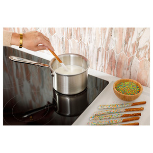 GE Table de cuisson encastrée à électrique de 30 po avec commandes de boutons, Noir- JEP5030DTBB