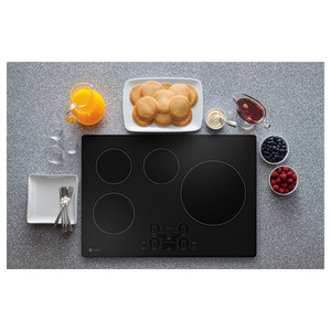 GE Profile Table de cuisson encastrée à induction de 30 po avec commandes tactiles Black- PHP7030DTBB
