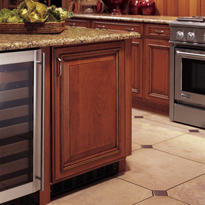 Monogram Refroidisseur pour bouteilles doté Panneau prête ZIBI240PII