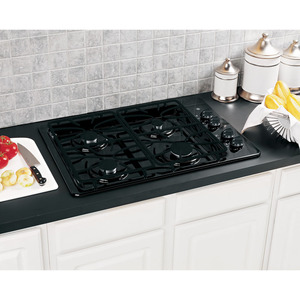 GE Table de cuisson à gaz de 30 po Noir JGP329DETBB