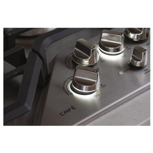 Table de cuisson continue à gaz profondément encastrée GE Café de 30 po, acier inoxydable - CGP9530SLSS