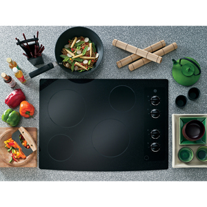 GE Table de cuisson électrique à dessus lisse de 30 po Noir JCP336DDBB