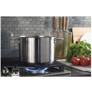 Table de cuisson continue à gaz profondément encastrée GE Profile de 36 po, acier inoxydable - PGP9036SLSS