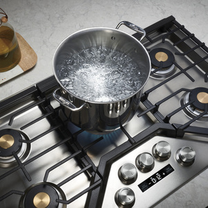 Table de cuisson à gaz profondément encastrée Monogram de 36 po en acier inoxydable - ZGU36ESLSS