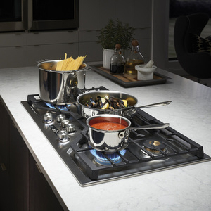 Table de cuisson à gaz profondément encastrée Monogram de 36 po en acier inoxydable - ZGU36ESLSS