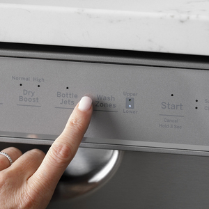 GE Stainless Steel Interior Dishwasher with Front Controls White - GDF645SGNWW