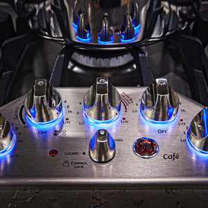 GE Café Table de cuisson à gaz de 30 po Acier Inoxydable CGP350SETSS