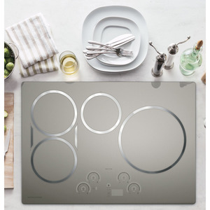 Monogram Table de cuisson à induction de 30 po Argent ZHU30RSJSS