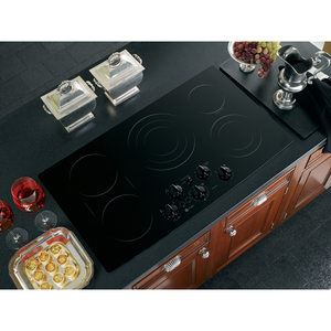 GE Profile Table de cuisson électrique à dessus lisse de 36 po Noir PP962BMBB