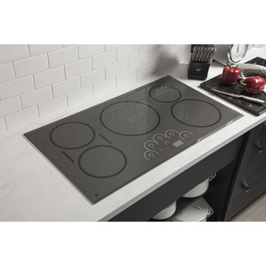 GE Café Table de cuisson à induction de 36 po Acier Inoxydable CHP9536SJSS