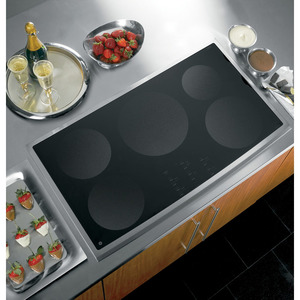 GE Profile Table de cuisson à induction de 36 po Acier Inoxydable - PHP960SM1SS