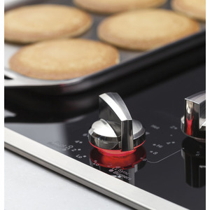 GE Profile Table de cuisson électrique à dessus lisse de 36 po Acier Inoxydable PP7036SJSS