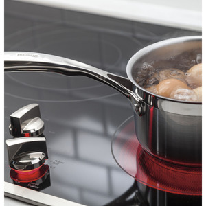 GE Profile Table de cuisson électrique à dessus lisse de 36 po Acier Inoxydable PP7036SJSS