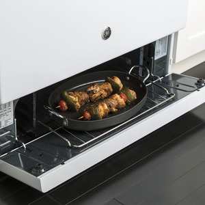 GE Cuisinière à gaz 30 po Blanc JCGBS10DEKWW