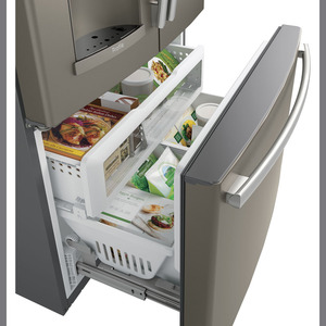 GE Profile Réfrigérateur de 22,1 pi³ avec Keurig® K-Cup® Ardoise PYE22PMKES