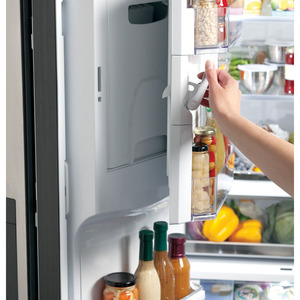 GE Café de 27.8 pi.cu. Réfrigérateur avec porte à deux battants Acier Inoxydable CFE28TSHSS