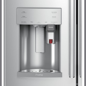 GE Profile Réfrigérateur de 27,7 pi³ avec Keurig® K-Cup® Acier inoxydable PFE28PMKES