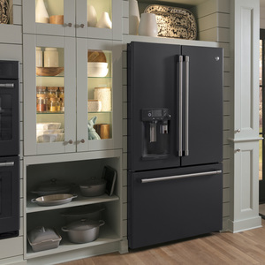 Réfrigérateur de 27,8 pi3 GE Café avec porte à deux battants fini ardoise noire  - CFE28UELDS
