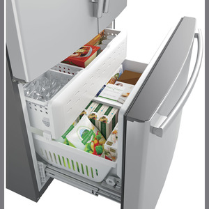 GE Réfrigérateur avec porte à deux battants de 28.5 pi³ Acier Inoxydable GNE29GSKSS