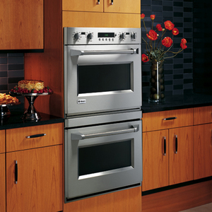 Monogram 30” Four à convection encastré double de conception européenne acier inoxydable ZET2PMSS