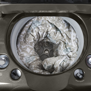 GE Energy Star Laveuse à chargement par le dessus de 5.9 pi. cu. Métallique GTW860SPJMC