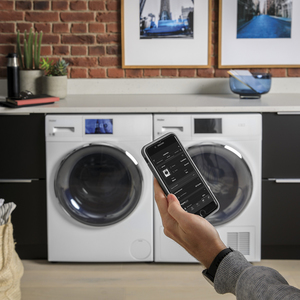 Laveuse compacte à chargement frontal Haier de 2,8 pi³, blanc - QFW150SSNWW